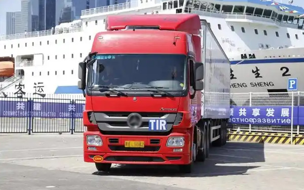 首辆TIR车队（国际公路运输）车辆驶出淄博